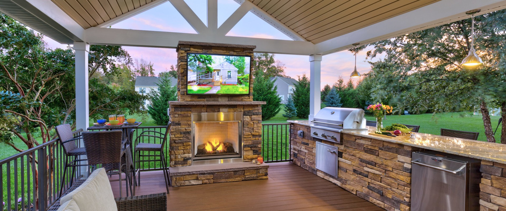 Outdoor Kitchens and Fireplaces: Enhance Your Outdoor Living Space